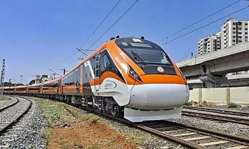 Vande Bharat Express seats are vacant even during the festival season are empty, passengers demanded stoppage in Hardoi