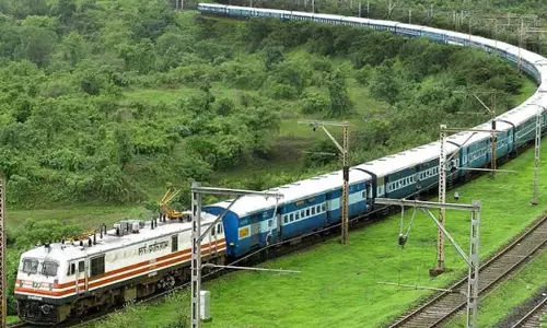 Instructions by the Railway Administration to run three trains with change of route due to non-interlocking work