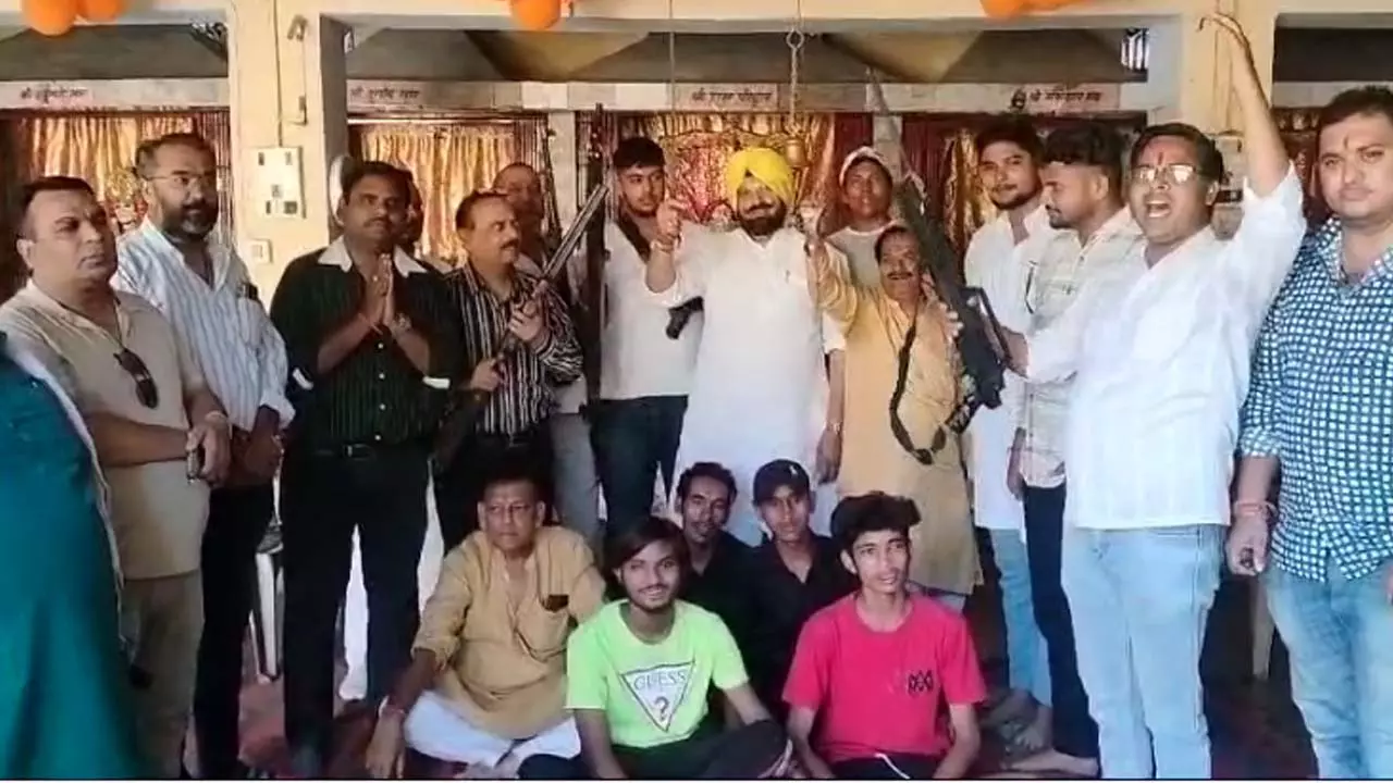 Hindu Mahasabha openly displayed weapons during Shastra Pooja