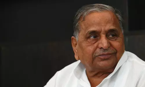 Mulayam Singh Yadav ने पहली पत्नी के रहते ही कर ली थी दूसरी शादी! जानें अखिलेश की मां के बारे में