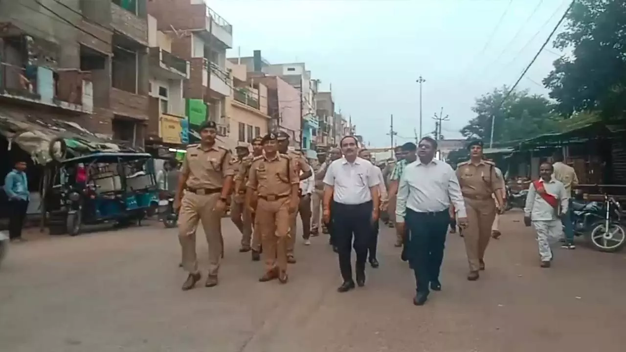 The Commissioner and DIG took a walking march to inspect the arrangements for idol immersion and Dussehra