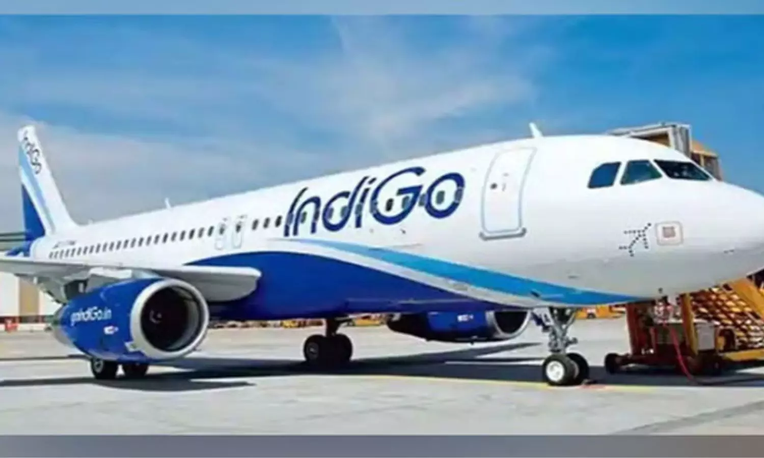 Indigo Bomb Threat: मुंबई में दो और फ्लाइटों को बम से उड़ाने की धमकी, जेद्दा-मस्कट जा रहे थे विमान