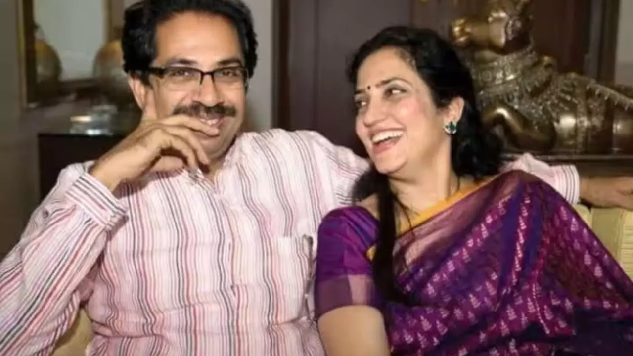 Uddhav Thackeray Wife: बहन की दोस्त बन गई जीवनसाथी, दिलचस्प है उद्धव ठाकरे की प्रेम कहानी