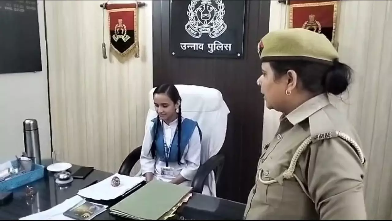 Unnao News: अदीबा सिद्दीकी बनी एक दिन की सीओ और शीतला कोतवाल, मिशन शक्ति के तहत आयोजित हुआ कार्यक्रम