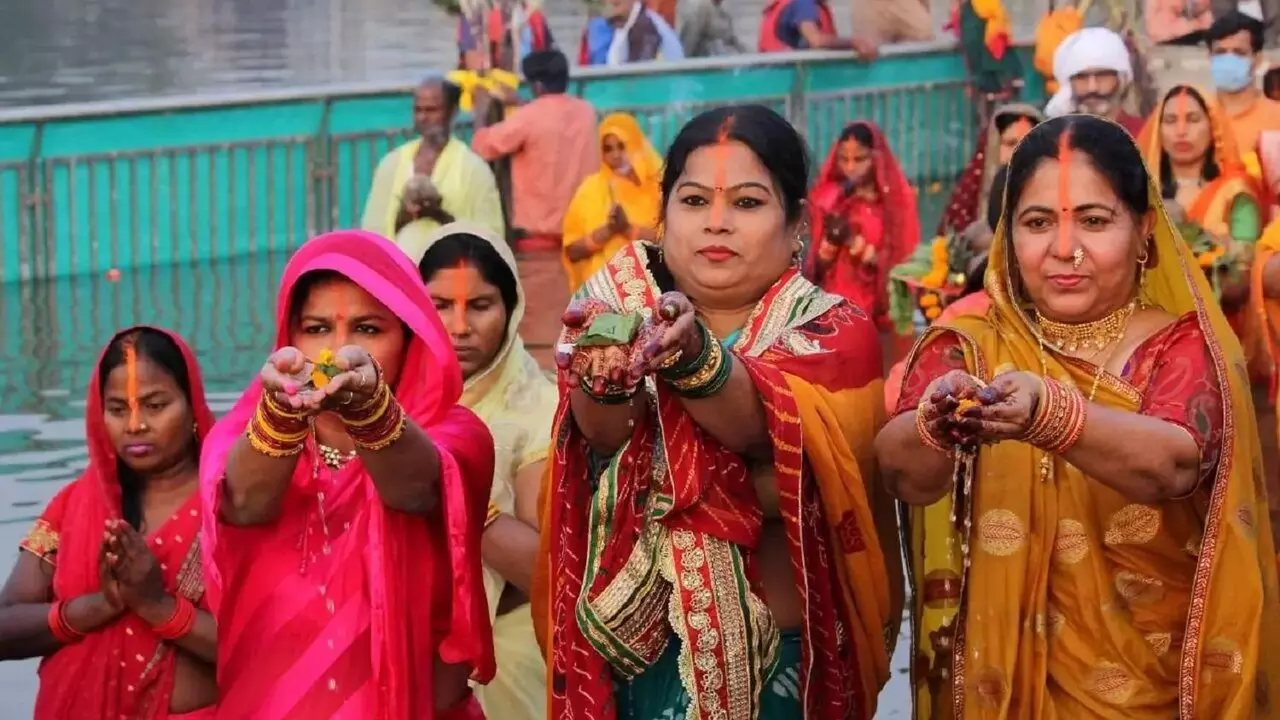 Chhath Puja: छठ पूजा क्यों मनाते हैं, कब से हुई इसकी शुरुआत, जानें कथा के बारे में