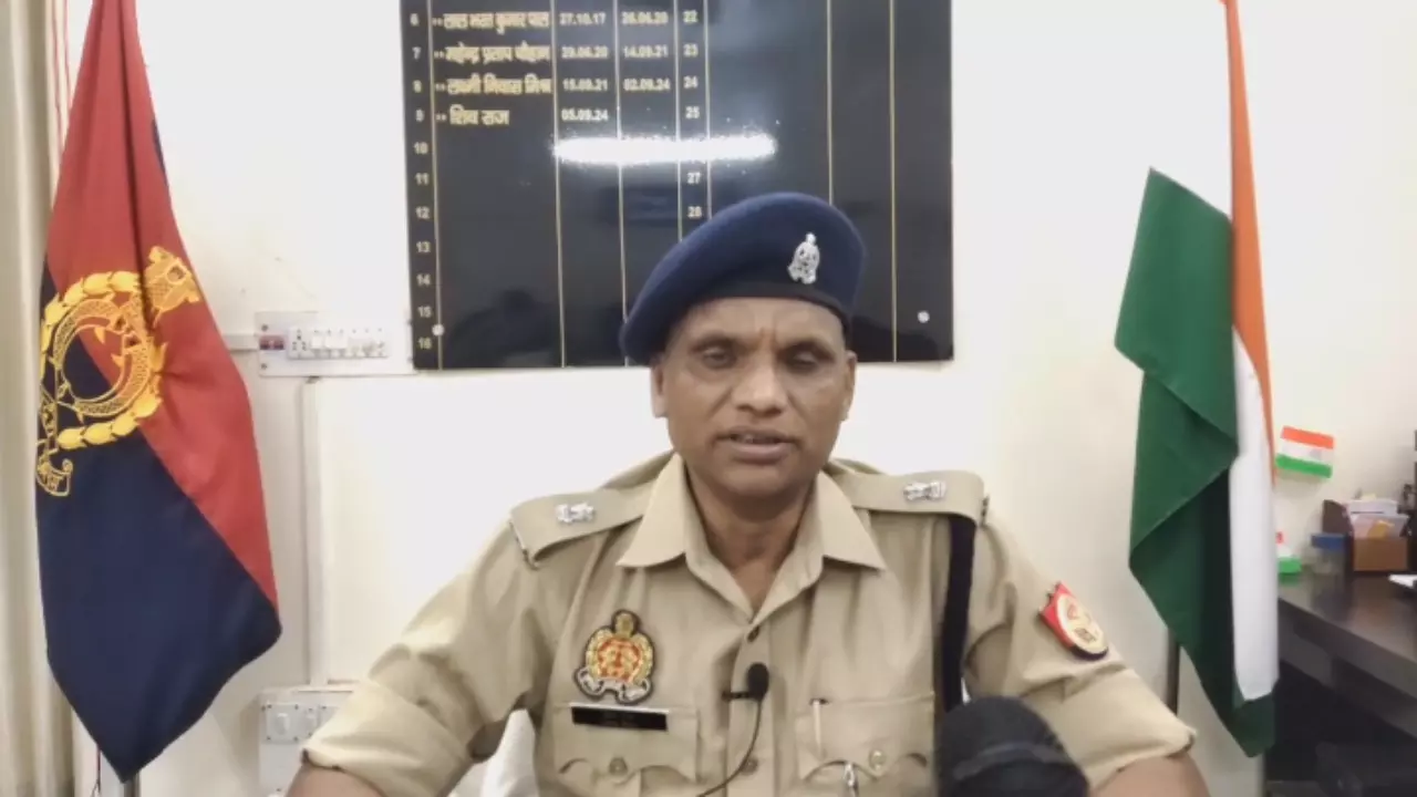 Banda News: रेल ट्रैक पर मिले शव को लेकर पुलिस परिजनों समेत ट्रेन चालक और गार्ड से जुटा रही जानकारी