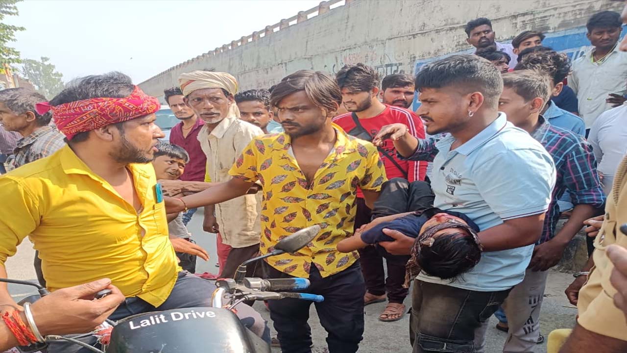 Tractor hits bicycle, minor sister dies, brother injured