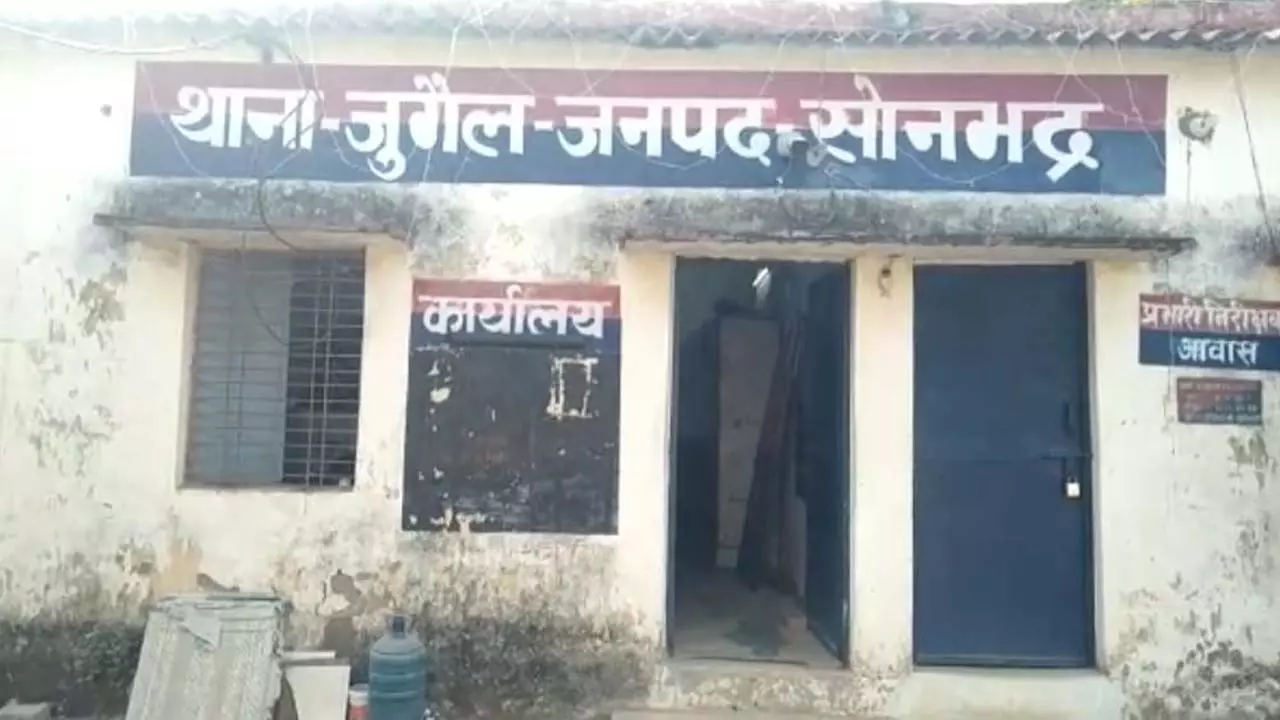 Black marketing of several quintals of grains in the village which is the centre of beneficiary camps, shop suspended, FIR against the ration dealer