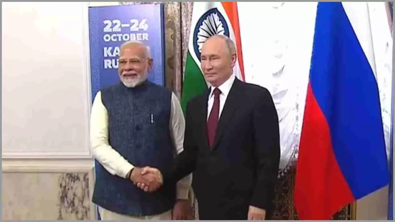 BRICS Summit 2024 : पीएम मोदी ने रूसी राष्ट्रपति पुतिन से की मुलाकात, कहा - भारत शांति के लिए मदद को तैयार