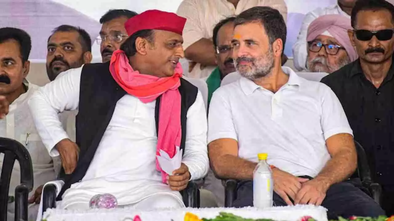 Akhilesh Yadav and Rahul Gandhi