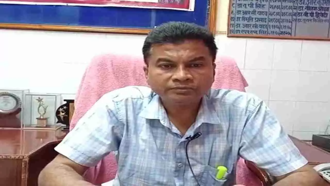 Chandauli News: काम से भागने वाले 15 डॉक्टरो को सीएमओ ने जारी किया चेतावनी पत्र, जानिए क्या है मामला