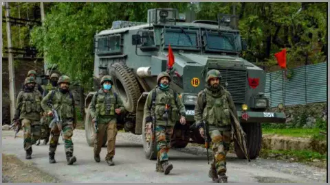 Jammu & Kashmir : рдЬрдореНрдореВ рдХрд╢реНрдореАрд░ рдХреЗ рдЧреБрд▓рдорд░реНрдЧ рдореЗрдВ рд╕реЗрдирд╛ рдХреЗ рд╡рд╛рд╣рди рдкрд░ рдЖрддрдВрдХреА рд╣рдорд▓рд╛, рджреЛ рдЬрд╡рд╛рди рд╢рд╣реАрдж рдФрд░ рджреЛ рдкреЛрд░реНрдЯрд░ рдХреА рдореМрдд Jammu & Kashmir : рдЬрдореНрдореВ рдХрд╢реНрдореАрд░ рдХреЗ рдЧреБрд▓рдорд░реНрдЧ рдореЗрдВ рд╕реЗрдирд╛ рдХреЗ рд╡рд╛рд╣рди рдкрд░ рдЖрддрдВрдХреА рд╣рдорд▓рд╛, рджреЛ рдЬрд╡рд╛рди рд╢рд╣реАрдж рдФрд░ рджреЛ рдкреЛрд░реНрдЯрд░ рдХреА рдореМрдд