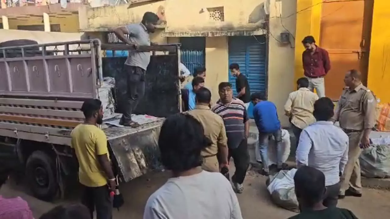 Large stock of illegal firecrackers found in the warehouse of a cosmetics shop, firecrackers worth four lakhs recovered , one arrested