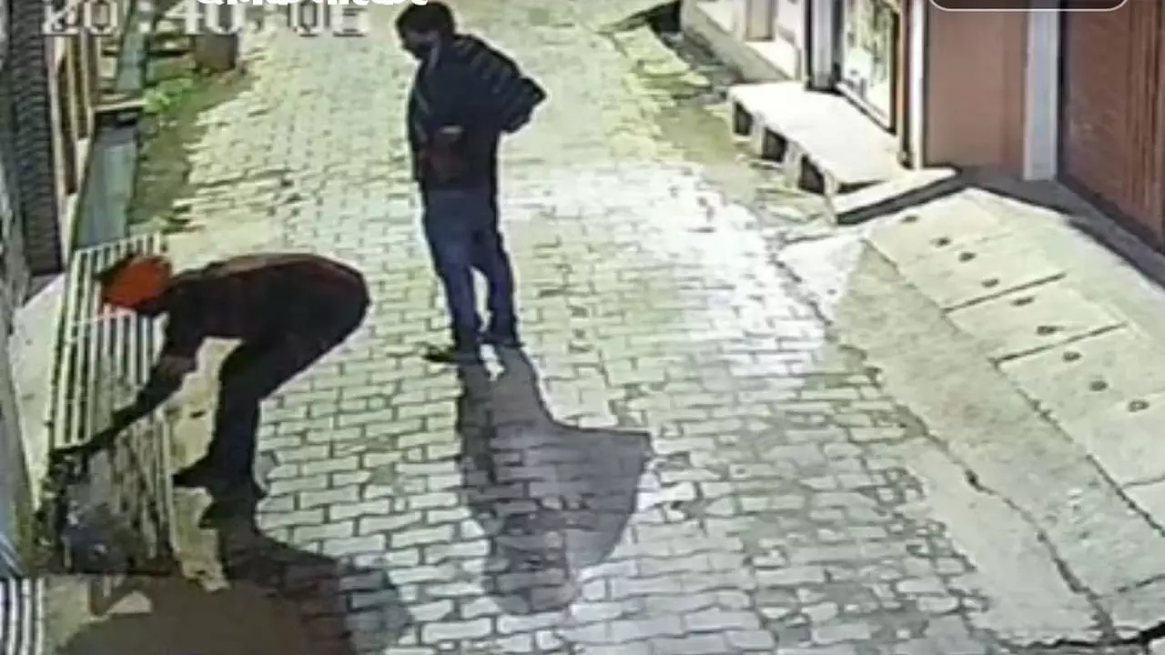 Police Theft incident captured on CCTV just a few steps away from the booth