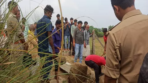 Sant Kabir Nagar News: रास्ता विवाद को लेकर दो संप्रदायों में तनाव, निपटाने पहुंचे एडीएम और एएसपी Sant Kabir Nagar News: रास्ता विवाद को लेकर दो संप्रदायों में तनाव, निपटाने पहुंचे एडीएम और एएसपी