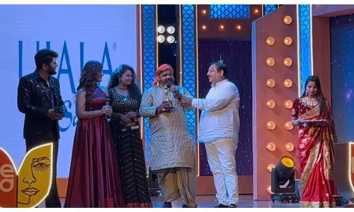Befa Awards Show: सी.पी.भट्ट उर्फ़ ढेला बाबा को मिला बेस्ट कॉमिक एक्टर अवॉर्ड