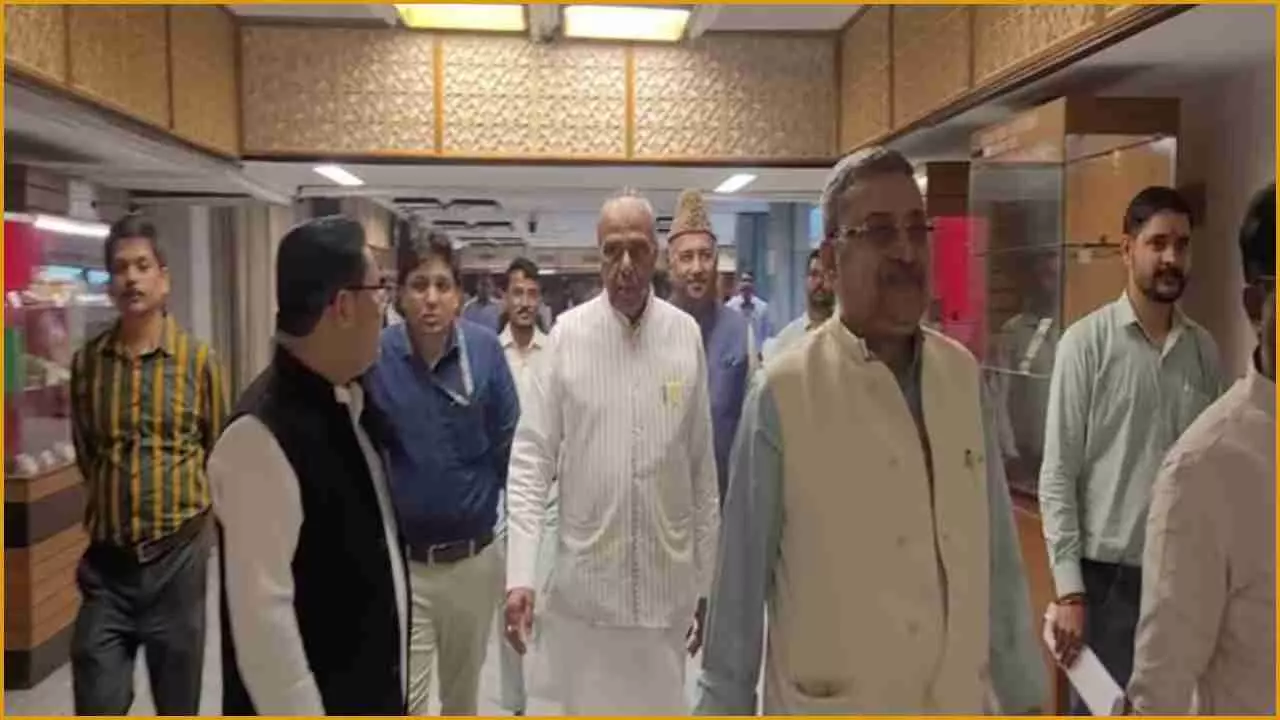 Waqf Board Meeting में फिर हुआ हंगामा, दिल्ली की रिपोर्ट को लेकर विवाद, बीच में ही बाहर निकल गए विपक्षी सांसद