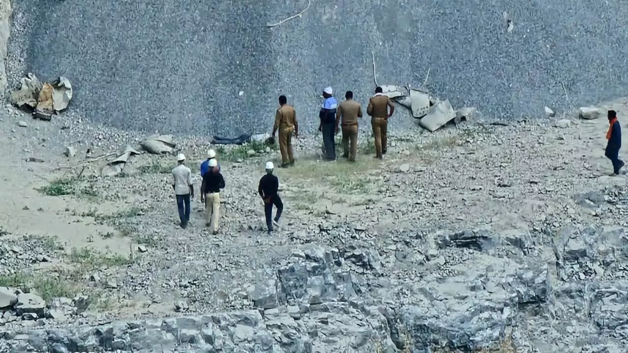 The body of a young man was found in a deep trench of a closed mine under suspicious circumstances