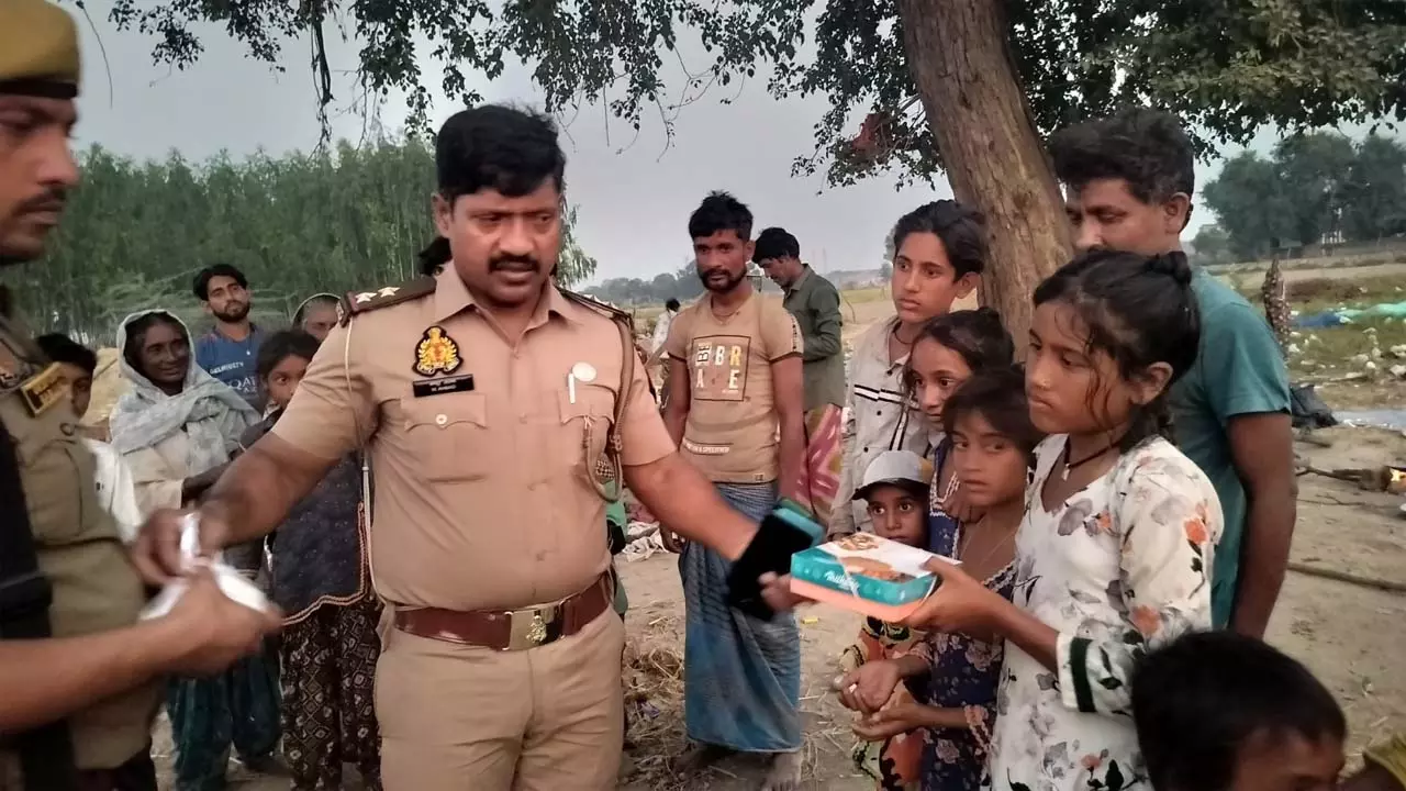 Police gave Diwali gift to the needy