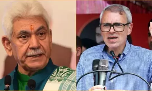 Jammu and Kashmir News: उमर अब्दुल्ला पर भड़के जम्मू-कश्मीर के LG,UT डे से CM के दूरी बनाने पर जताई नाराजगी