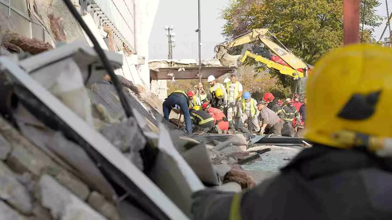 serbia railway station tragedy