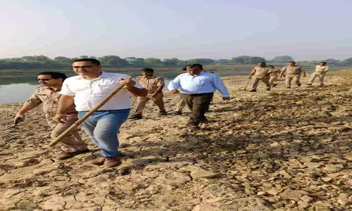 Banda News: आबकारी राजस्व वसूली में बांदा 12वें पायदान पर, 400 लीटर कच्ची शराब बरामद
