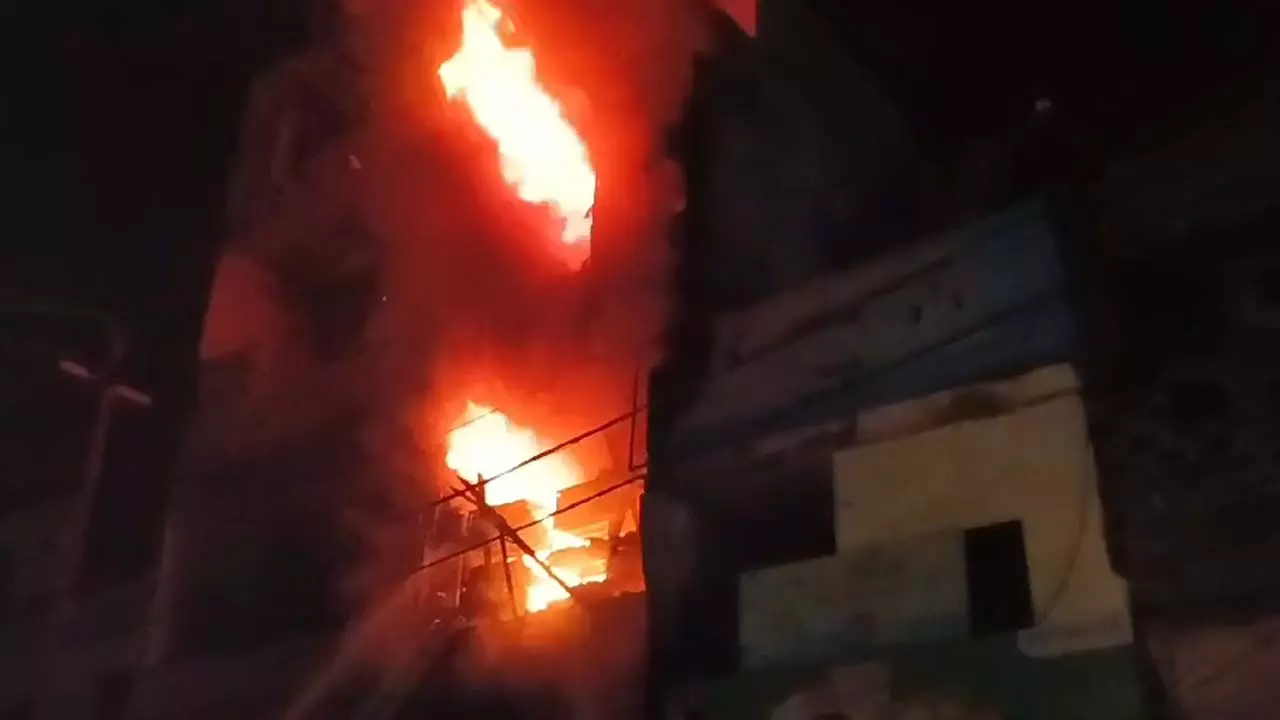 Electricity short circuit caused fire in electronic shop Goods worth lakhs burnt to ashes in fire