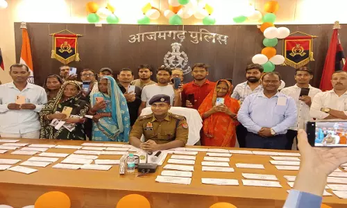 The police seized a vehicle worth about Rs 20 lakh 102 lost Android mobile phones recovered and distributed
