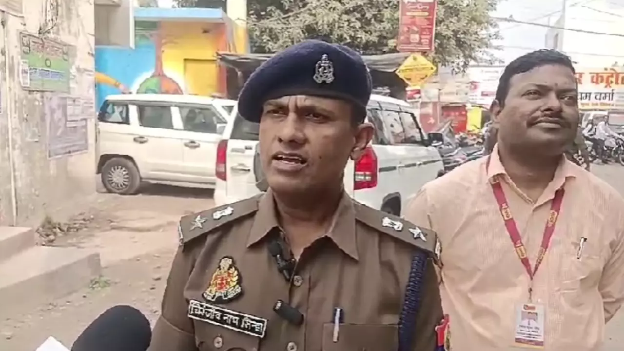 Barabanki News: पंजाब नेशनल बैंक में लूट की कोशिश, जांच पड़ताल में जुटी पुलिस