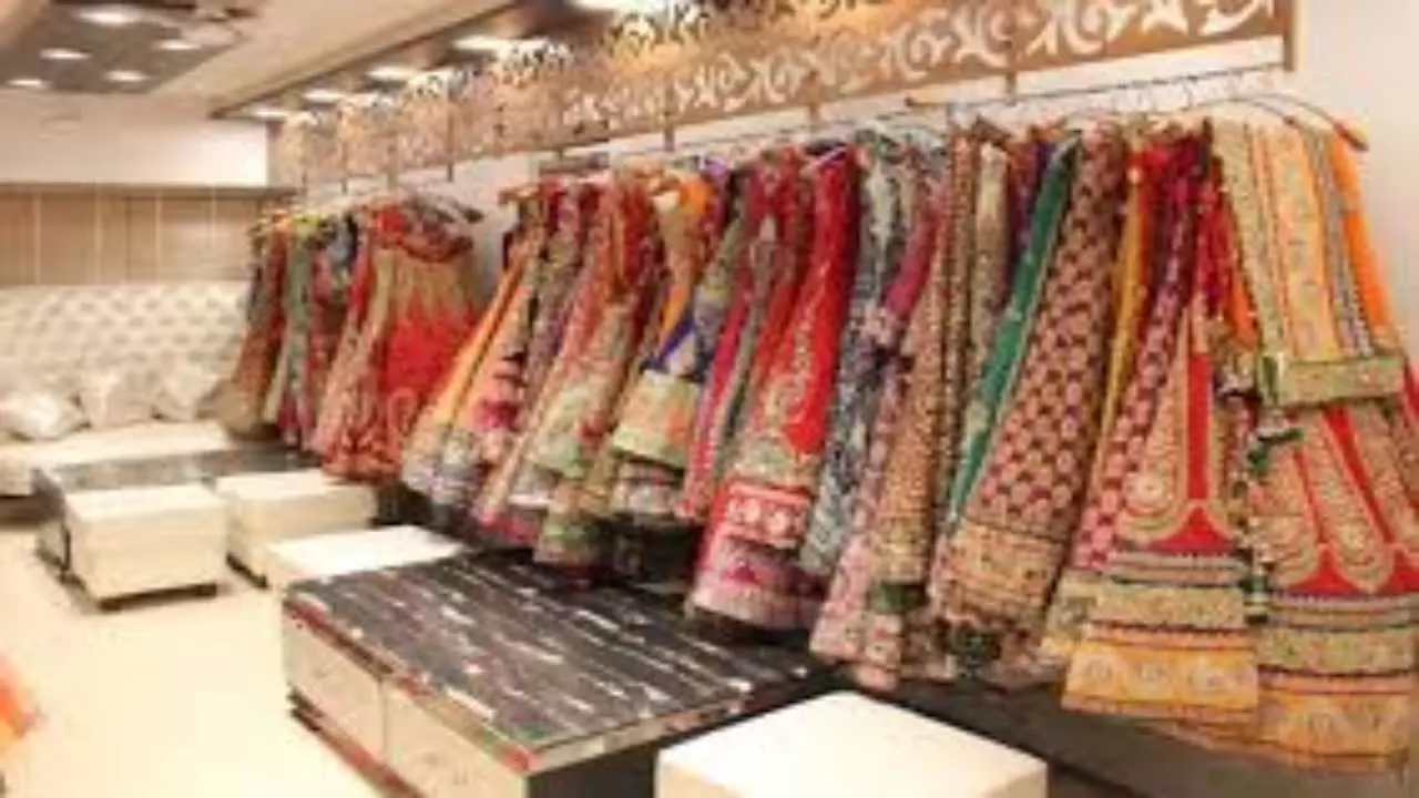 Lucknow Famous Shops