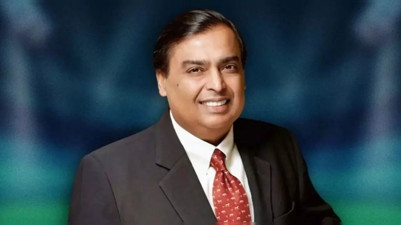 Mukesh Ambani Style: इस ब्रांड के कपड़े पहनते हैं मुकेश अंबानी, कीमत जान चौंक जाएंगे