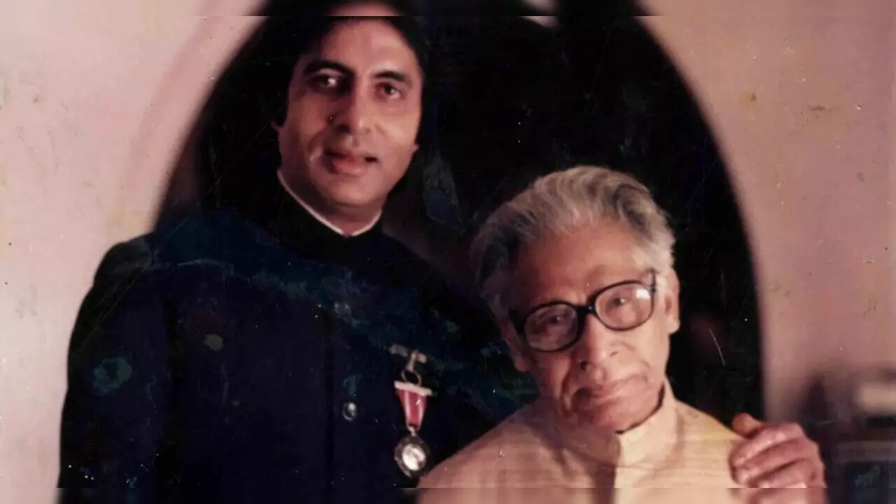 Harivansh Rai Bachchan Biography: जब अपने पिता हरिवंश राय बच्चन के लिखे गीतों पर अमिताभ बच्चन और रेखा ने लगाये थे ठुमके