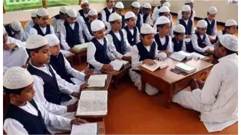 Lucknow News: मदरसों में फिर से शुरू होगा तालीम का सिलसिला...सुप्रीम कोर्ट का फैसले पर बोले फिरंगी महली