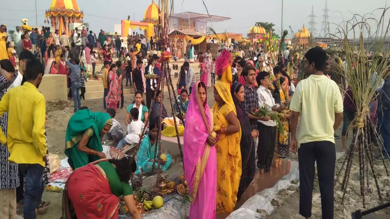 The beauty of Chhath Puja increased with the rejuvenation of Rapti coast