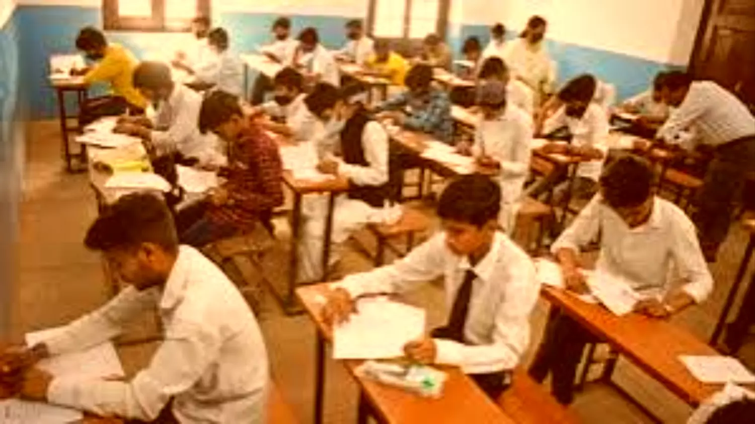 UP BOARD EXAM 2025: यूपी बोर्ड के परीक्षा केंद्रों का होगा निर्धारण 28 नवंबर तक, अंतिम सूची जारी होगी 7 दिसंबर को