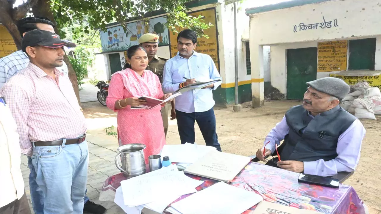 DM Nagendra Pratap reviewed the brief revision campaign of voter lists