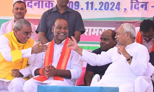 Om Prakash Rajbhar on the election stage with Bihar Chief Minister Nitish Kumar, strategy of politics in Bihar