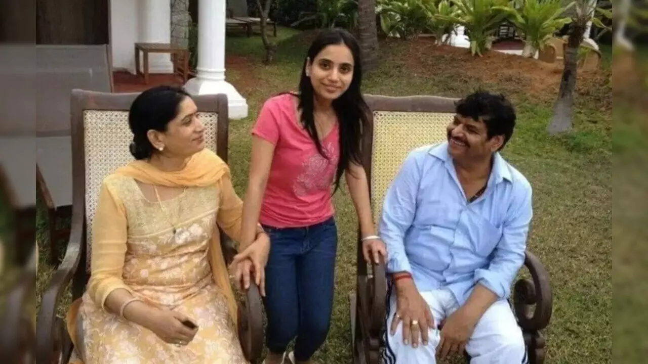 Shivpal Daughter: मिलिए शिवपाल सिंह यादव की डॉक्टर बिटिया रानी से, भव्य हॉस्पिटल की हैं मालकिन