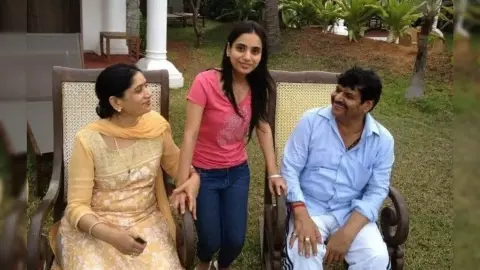 Shivpal Daughter: मिलिए शिवपाल सिंह यादव की डॉक्टर बिटिया रानी से, भव्य हॉस्पिटल की हैं मालकिन