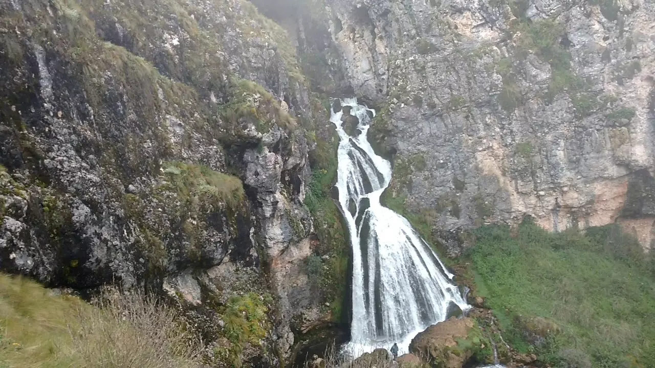 Peru Waterfalls: दुल्हन वाला झरना, देखने के लिए लगती है तगड़ी भीड़, यहां नहीं घूमे तो क्या घूमा