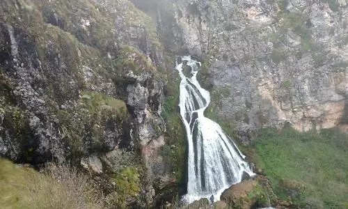 Peru Waterfalls: दुल्हन वाला झरना, देखने के लिए लगती है तगड़ी भीड़, यहां नहीं घूमे तो क्या घूमा
