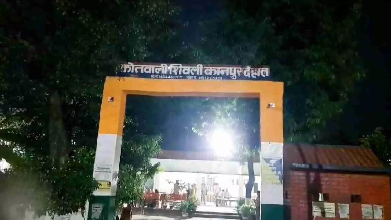 Kanpur Dehat: पांच किलो अवैध गांजे के साथ वैगनआर कार सवार दो युवक पुलिस के लगे हाथ, भेजा जेल