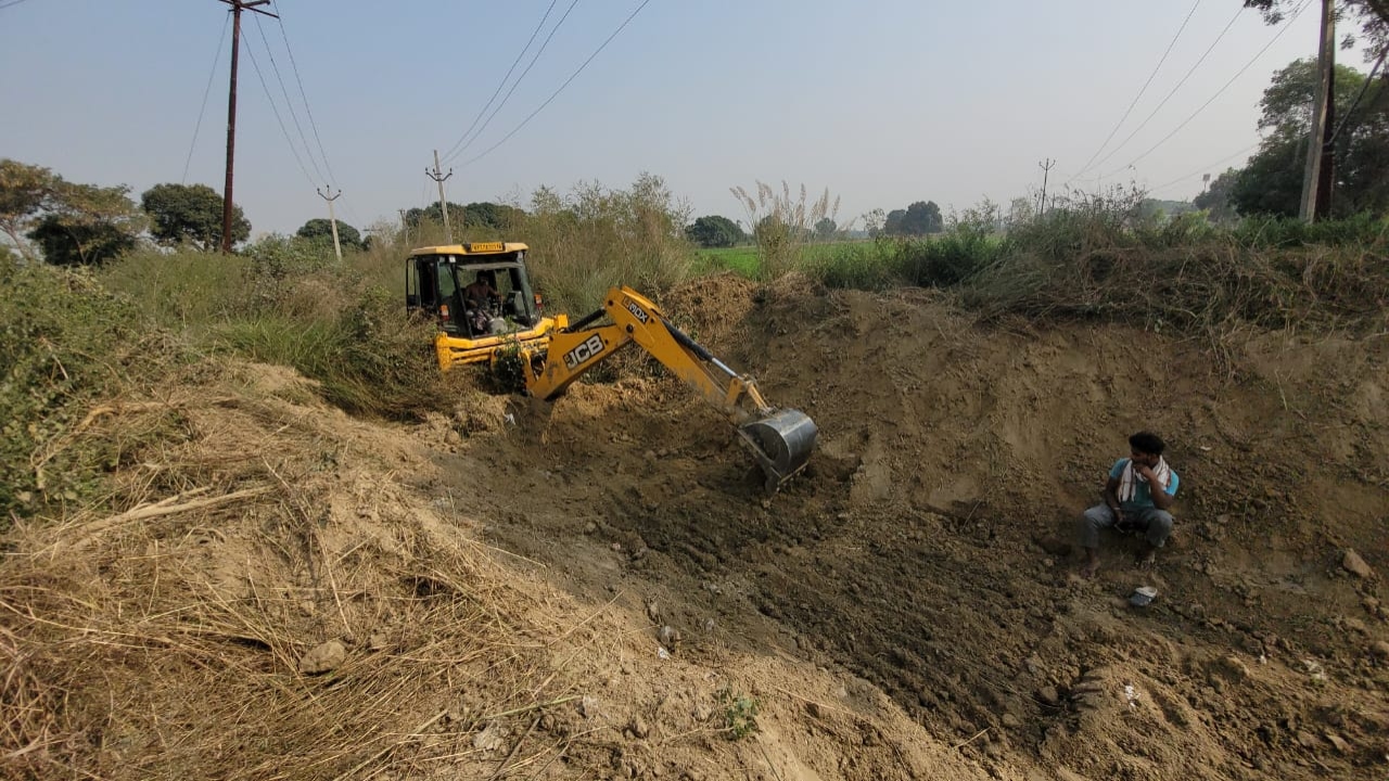 Kanpur Dehat: छोटी रजवाहा और माइनरों की सफाई में अधिकारियों का बड़ा खेल, सिल्ट सफाई में धन की नहीं है जानकारी फिर भी अफसर बने अनजान