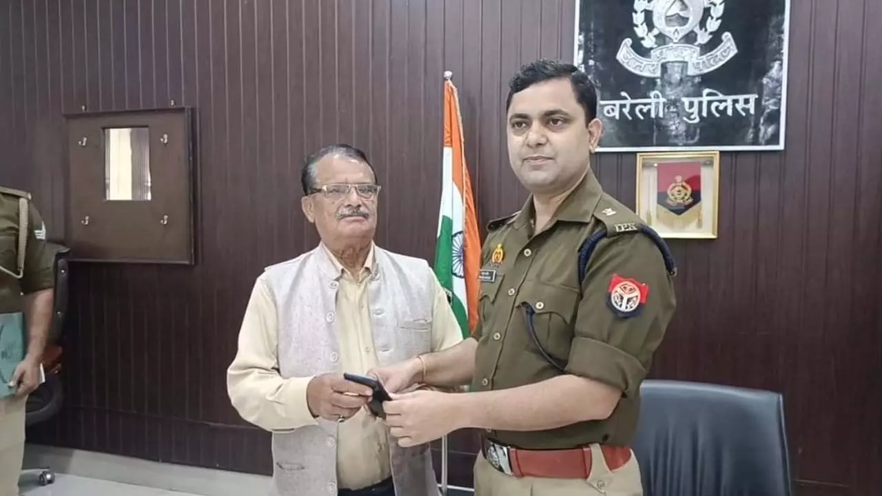 Police handed over lost mobiles worth Rs. 14 lakhs to people