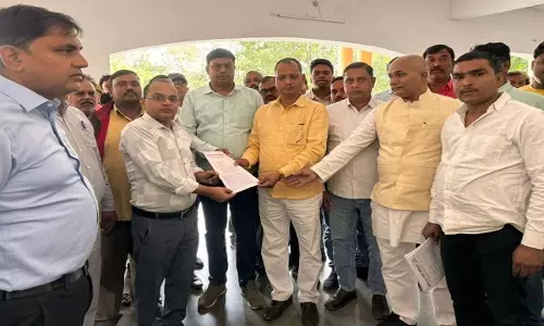 Coal transporters angry over ban on seven year old heavy vehicles, protest