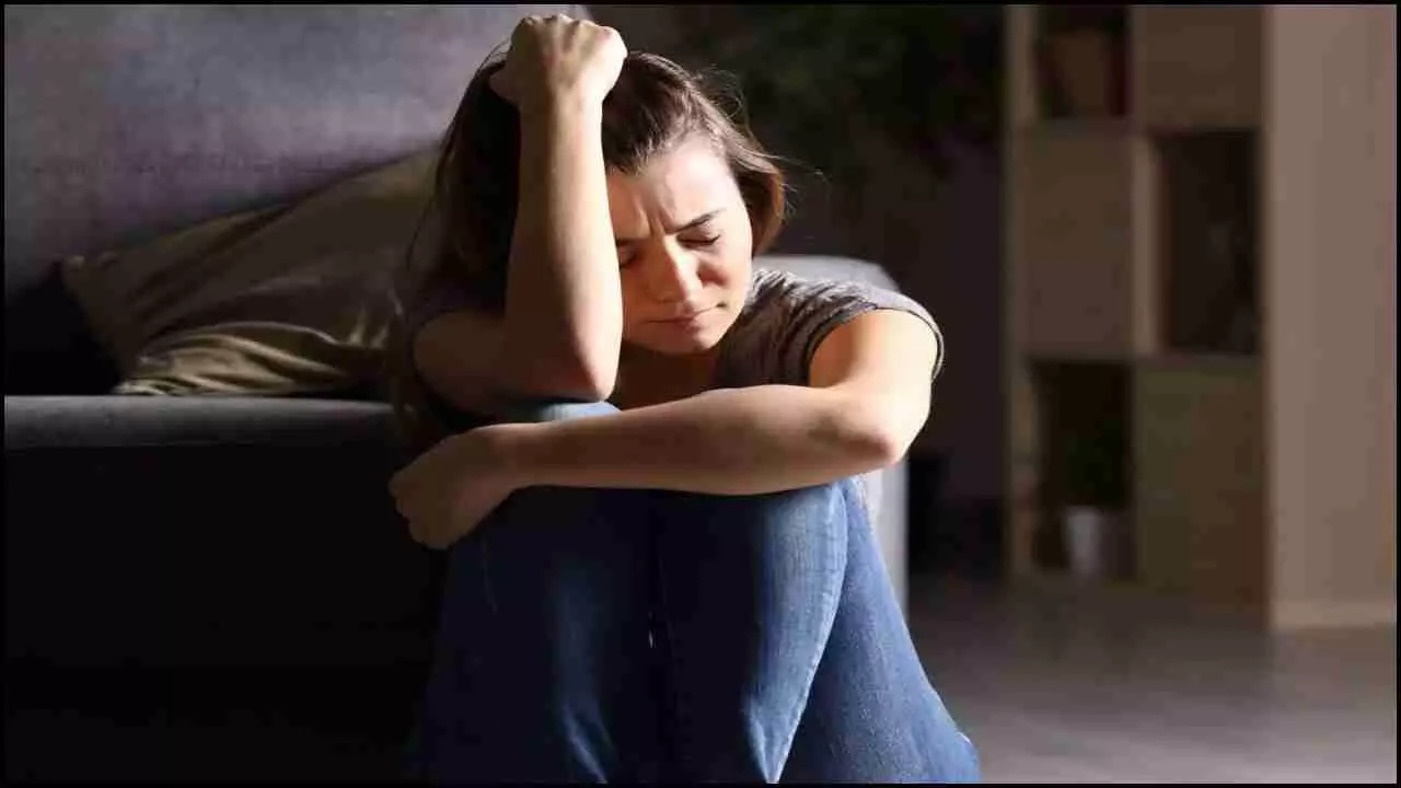 Depression : उदास लोगों का देश बनना भारत की एक त्रासदी