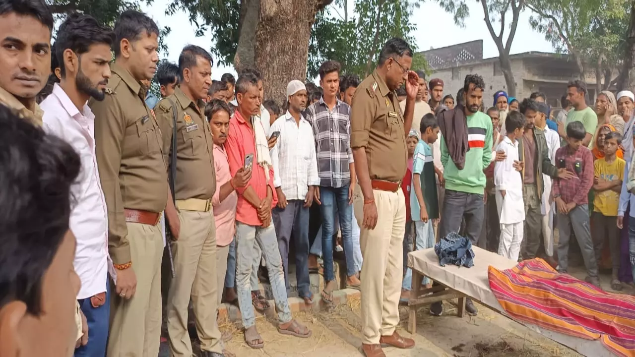 Siddharthnagar News: ट्रैक्टर के चपेट में आने से चार वर्षीय मासूम की दर्दनाक मौत, डुमरियागंज थाना क्षेत्र के भरवठिया मुस्तहकम गांव की घटना