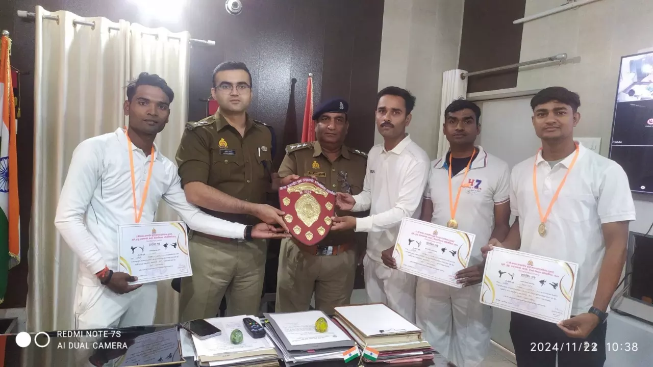 Chandauli News: पुलिस विभाग की जोनल खेल प्रतियोगिता में चन्दौली ने लहराया परचम,जानिए किस तरह किया कमाल