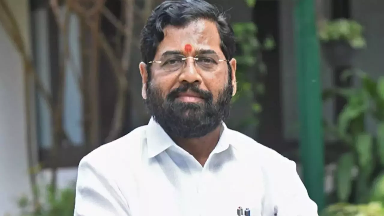 Eknath Shinde Education: कभी ऑटो रिक्शा चलाते थे एकनाथ शिंदे, खराब आर्थिक स्थिति के चलते छोड़ दी थी पढ़ाई, जानें क्वालिफिकेशन