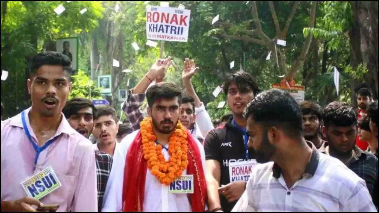 DUSU Election Result 2024 : दिल्ली यूनिवर्सिटी छात्र संघ चुनाव में ABVP को तगड़ा झटका, NSUI ने अध्यक्ष पद पर मारी बाजी